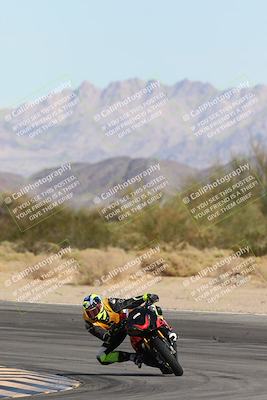 media/Nov-16-2025-Race Pace (Sun) [[8c5fa54630]]/Non Verified Riders (1st 20 Minutes)/2-Turn 10 (1010am)/